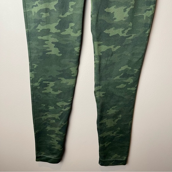 Spanx Green Camo Seamless Leggings M - Picture 4 of 9
